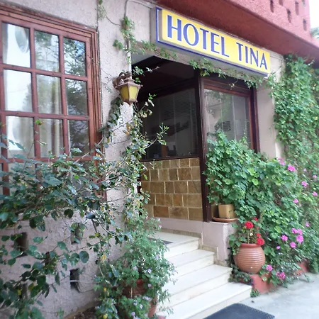 Tina *